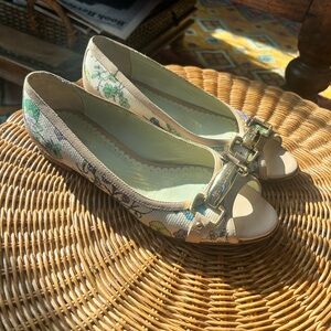 Guy Laroche Cream Floral Peep-Toe Flats